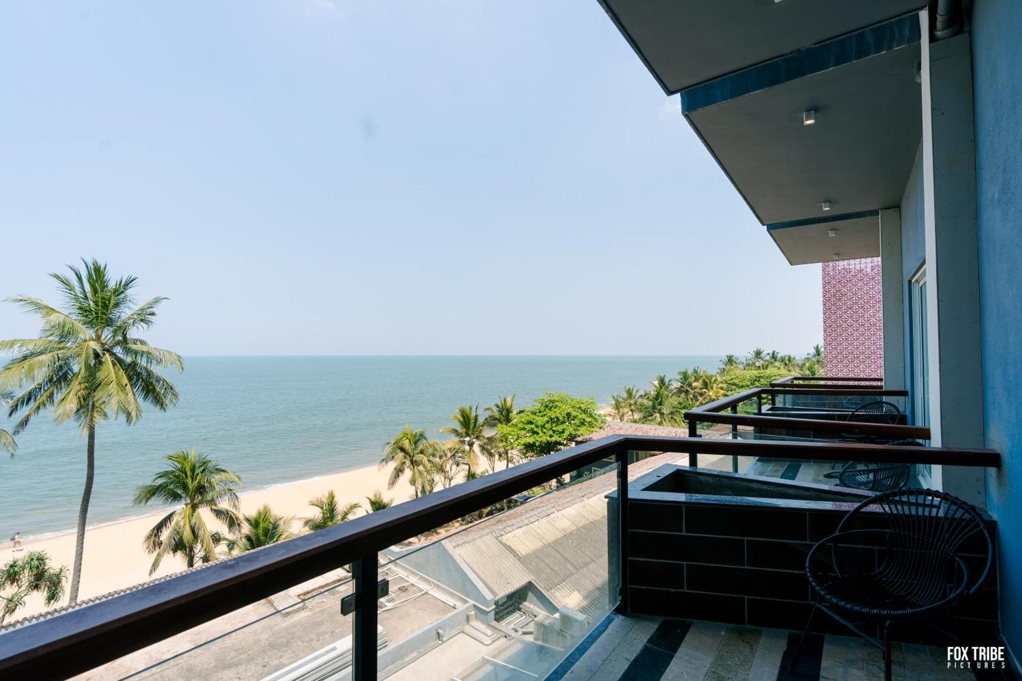 Earl'S Regent Negombo Hotel Exterior photo